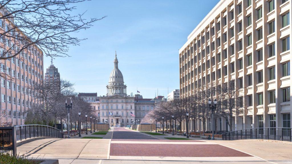 State capitol building and surrounding complex for article on districts